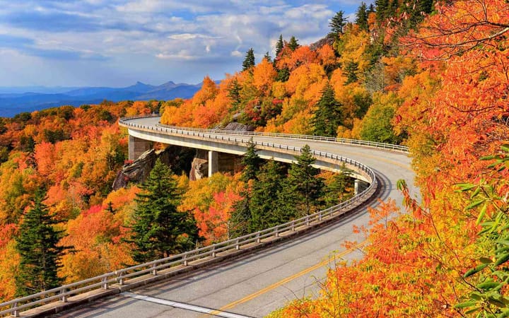 Top U.S. States for Scenic EV Road Trips This Fall