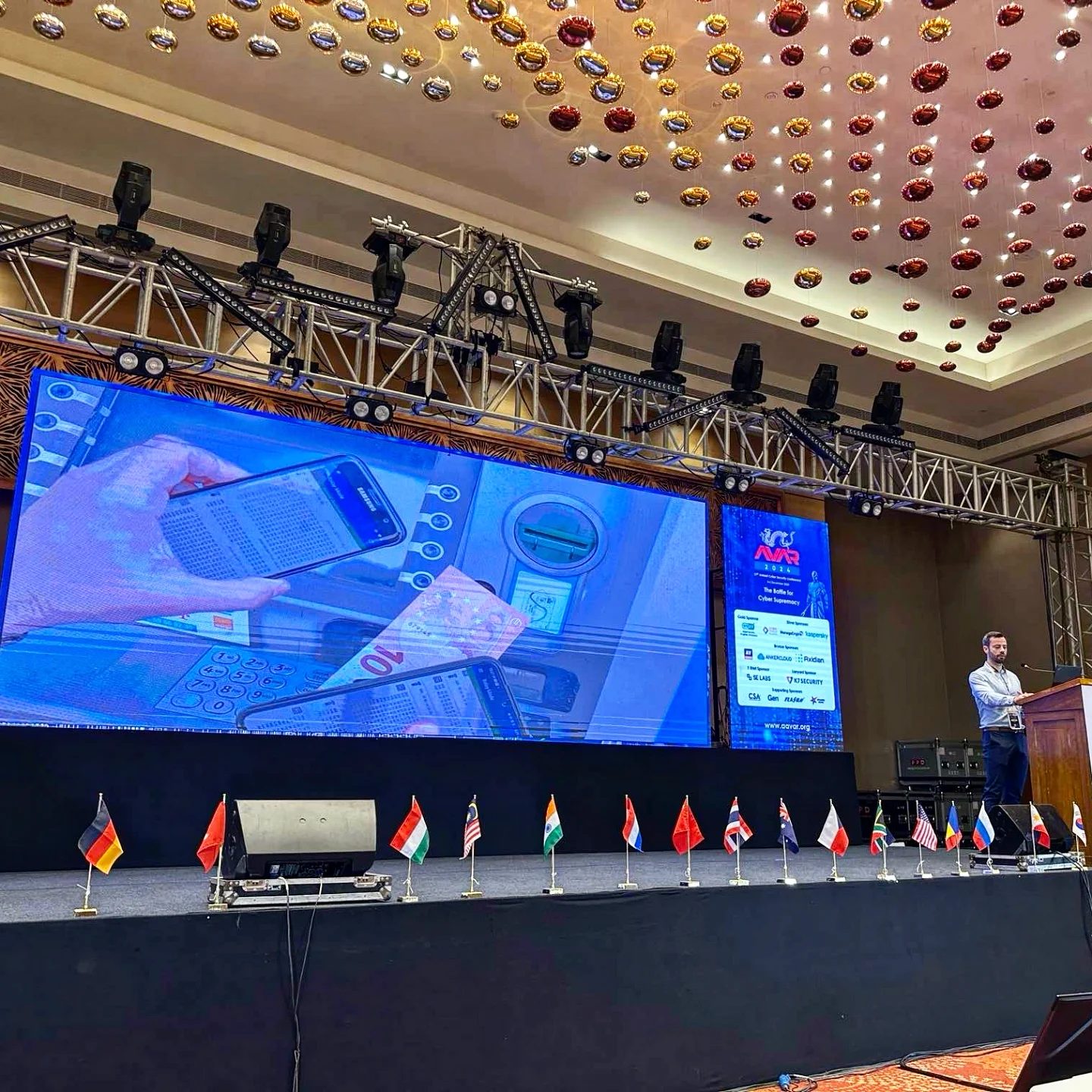 27th Cyber Security Conference: Samsung & NFC Malware