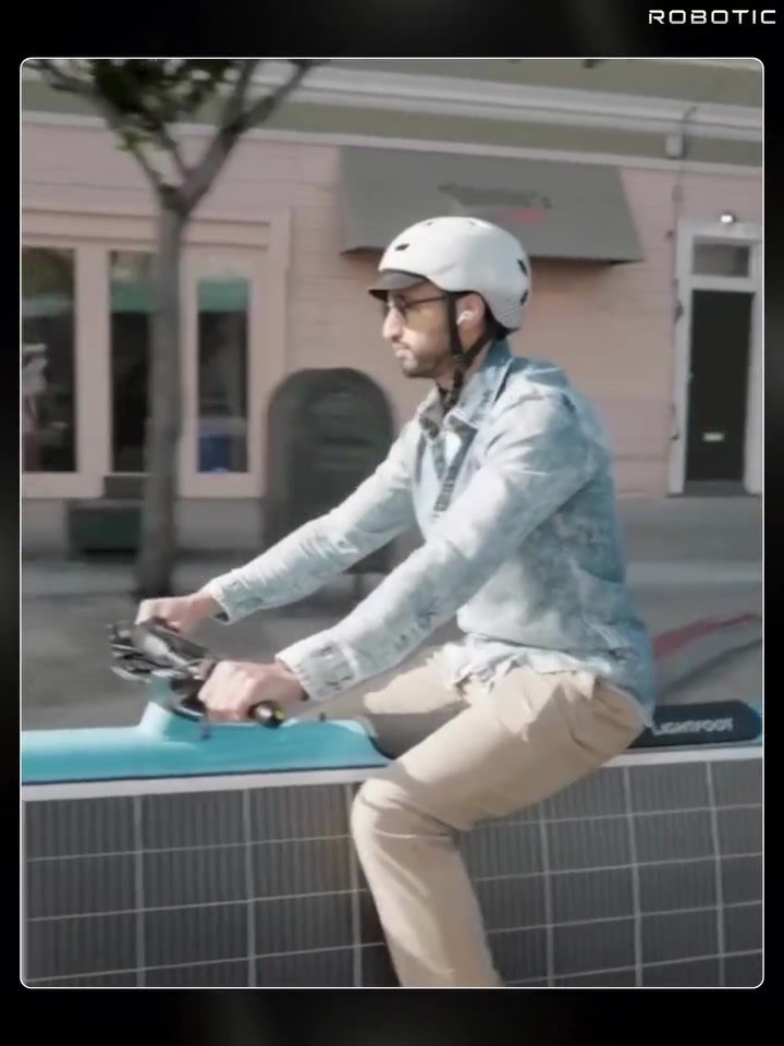 Lightfoot's Solar Cargo Scooter: The Future of Urban Travel