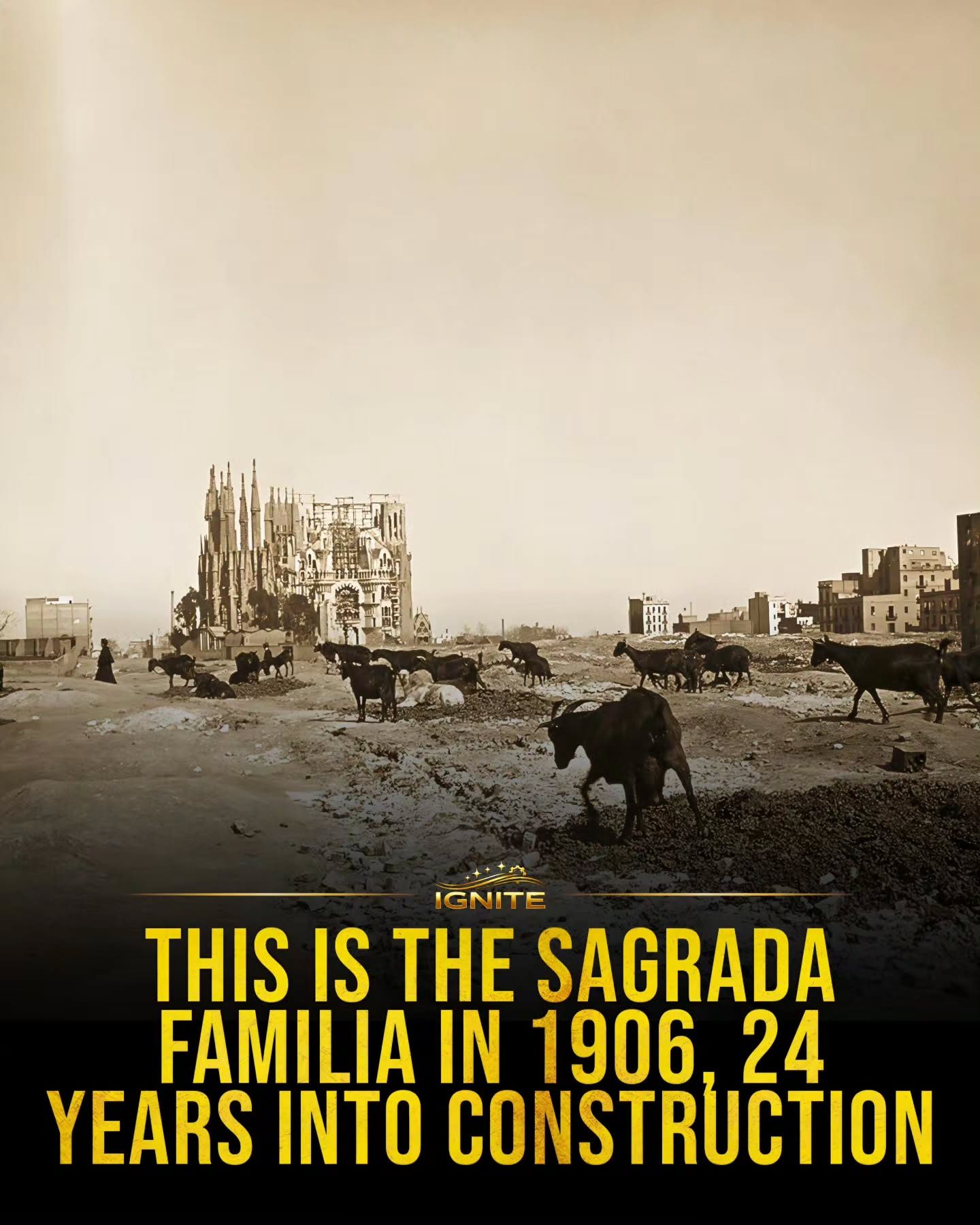 Sagrada Familia 1906: Historic Construction in Progress