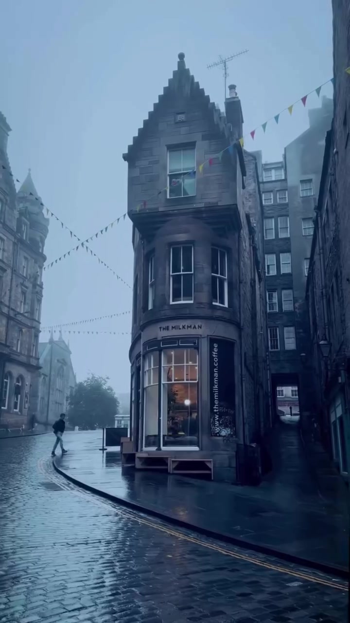 Edinburgh's Charming Cityscape and Hidden Gems