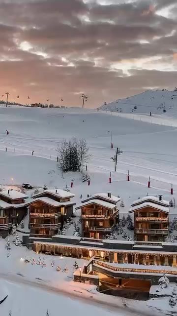 Experience Luxury in the Mountains: Cozy Chalets