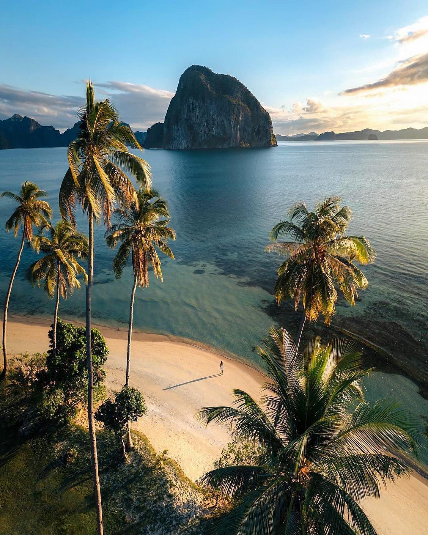El Nido, Palawan: Aerial Views and Sunsets