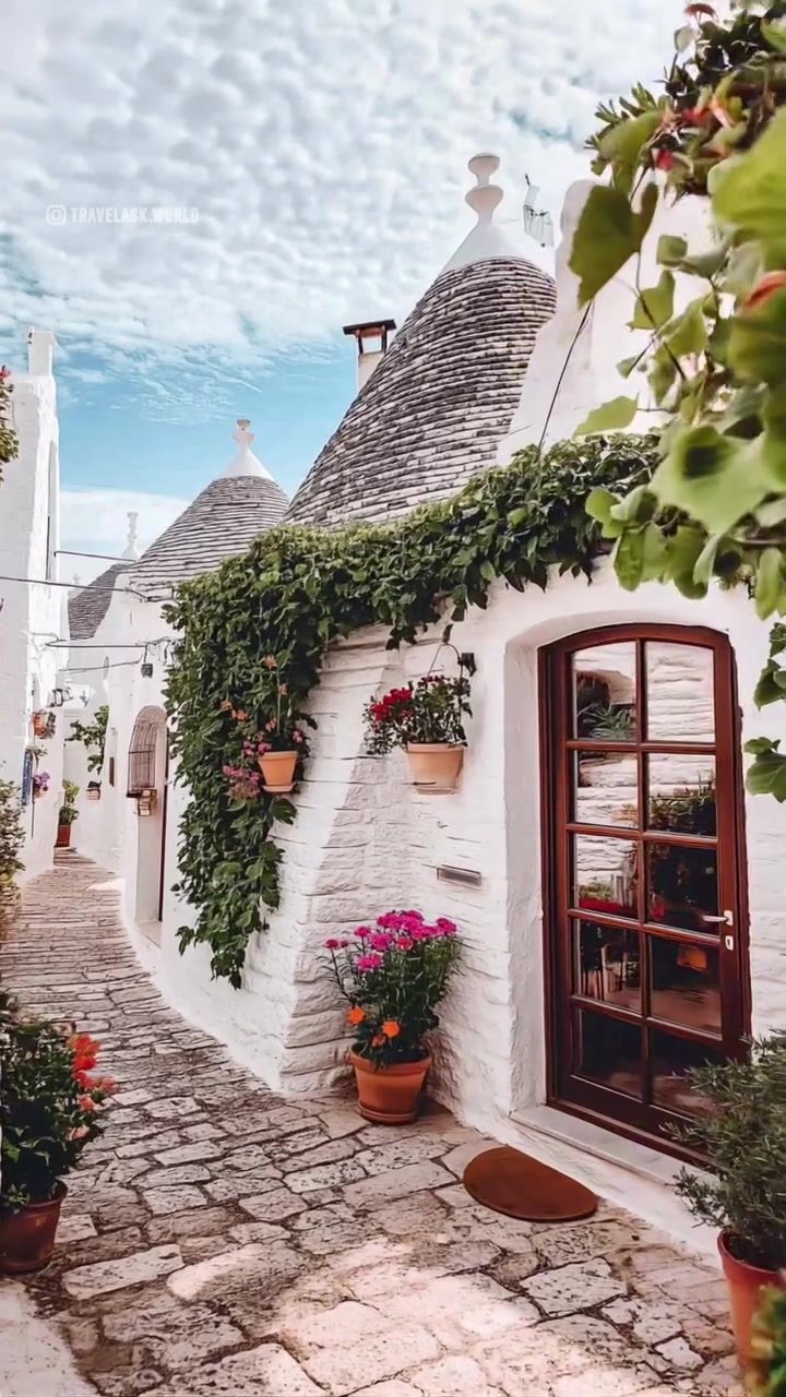 Trulli Houses Italy: Charming Architecture of Puglia