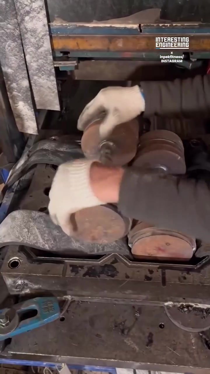 How a Hydraulic Press Revitalizes Old Dumbbells