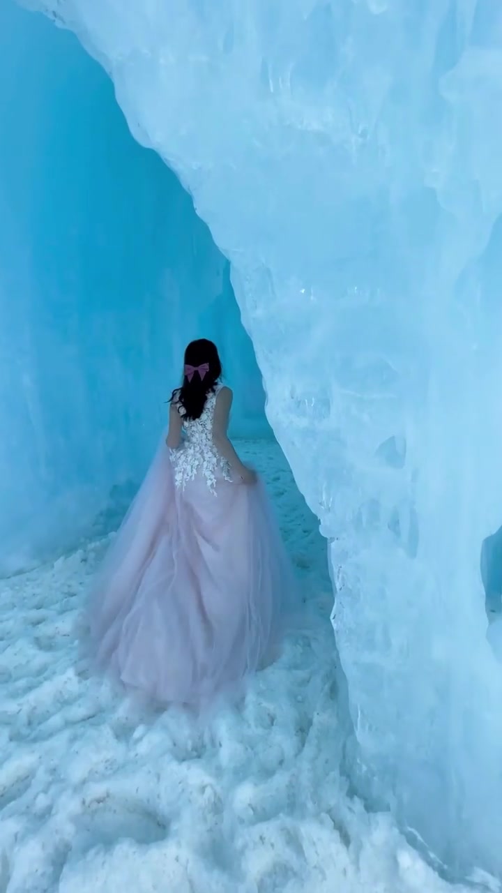 Ice Cave Winter Wedding Dress: A Fairytale Setting