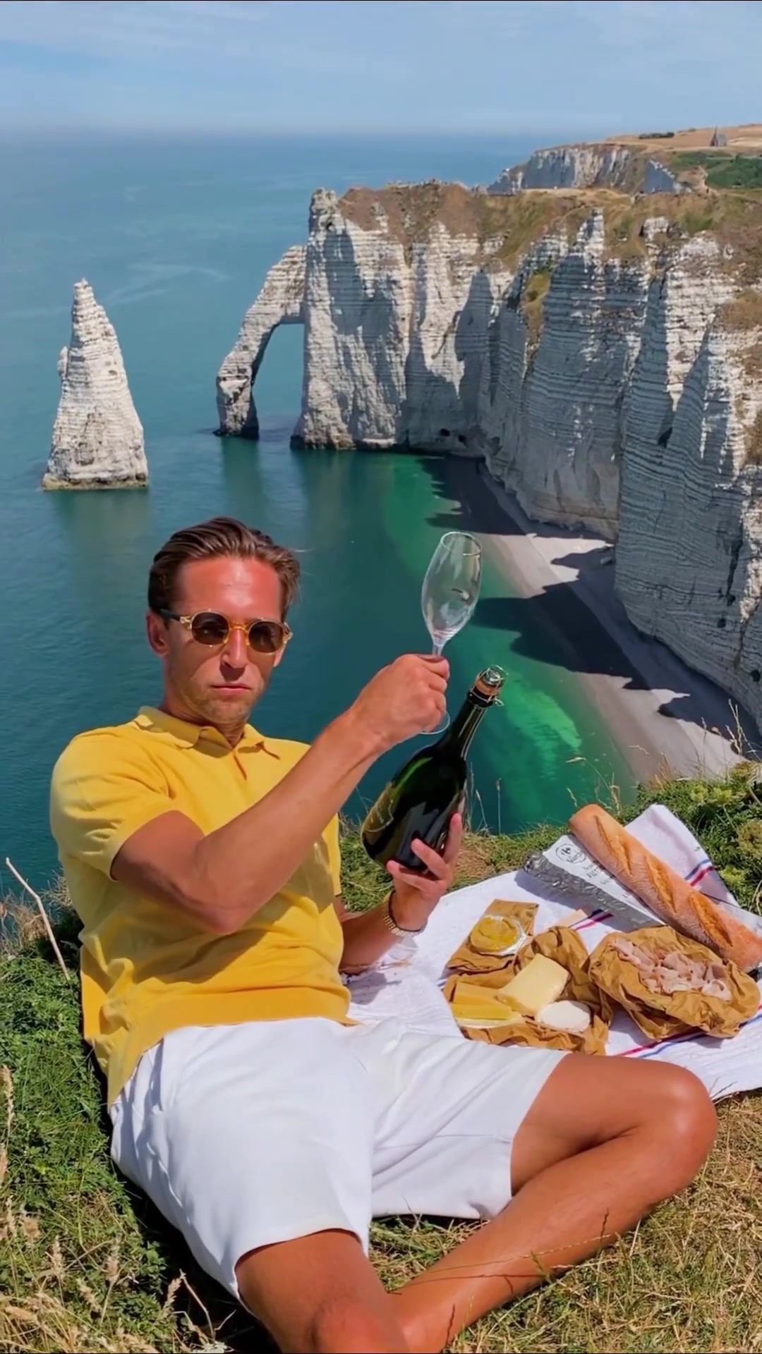 Champagne Picnic: Luxurious Cliffside Celebration