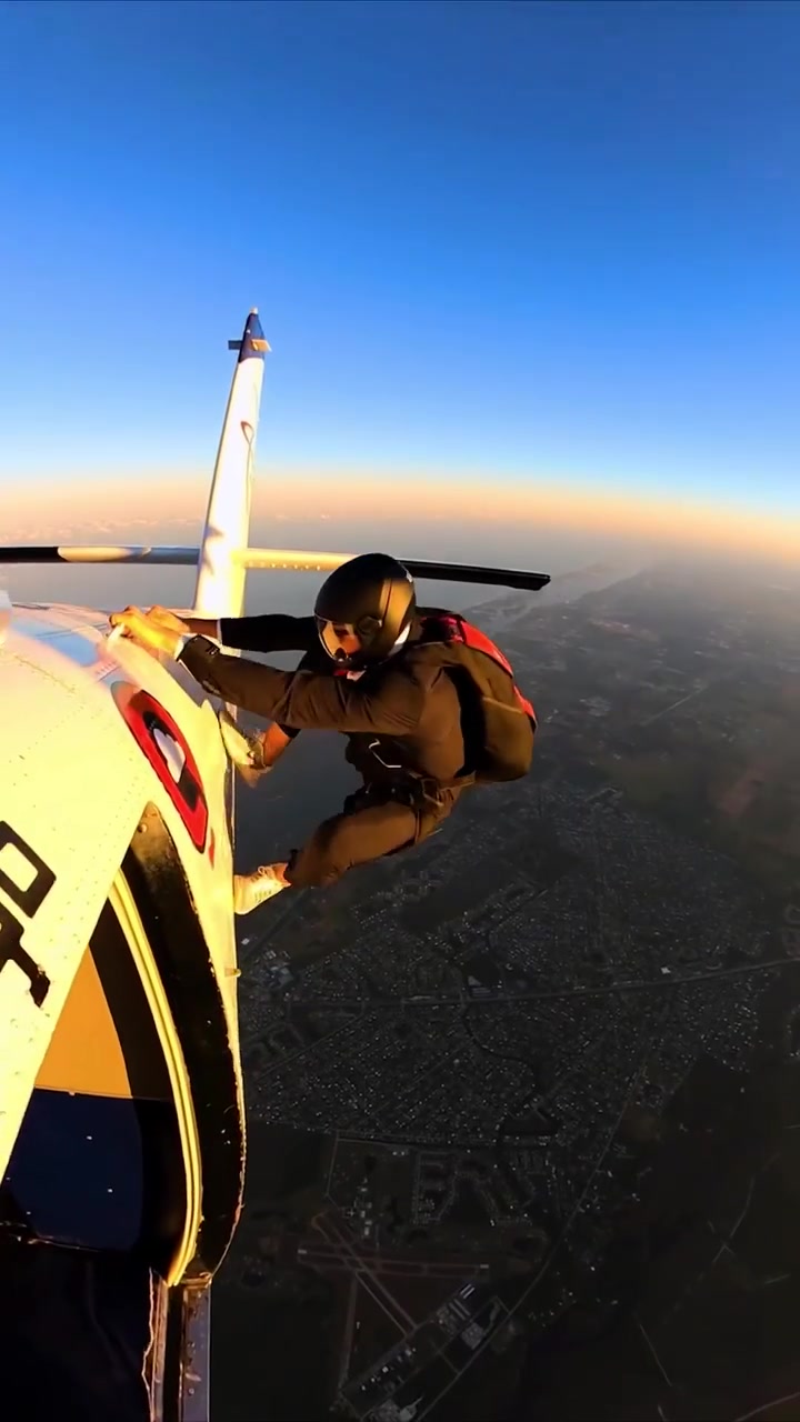 Skydiving from Airplane: Thrilling Aerial Views