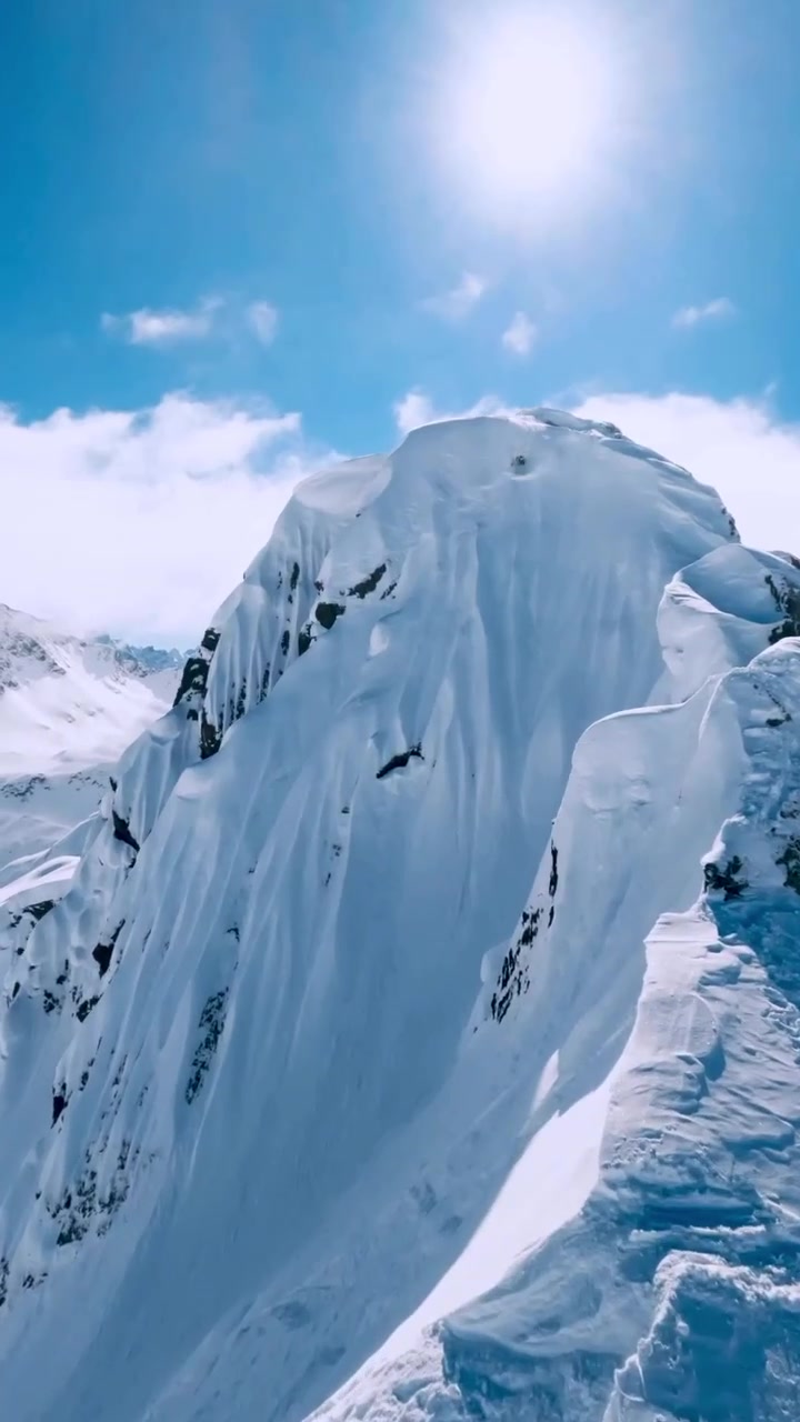 Skiing in the Mountains: Scenic Powder Descent