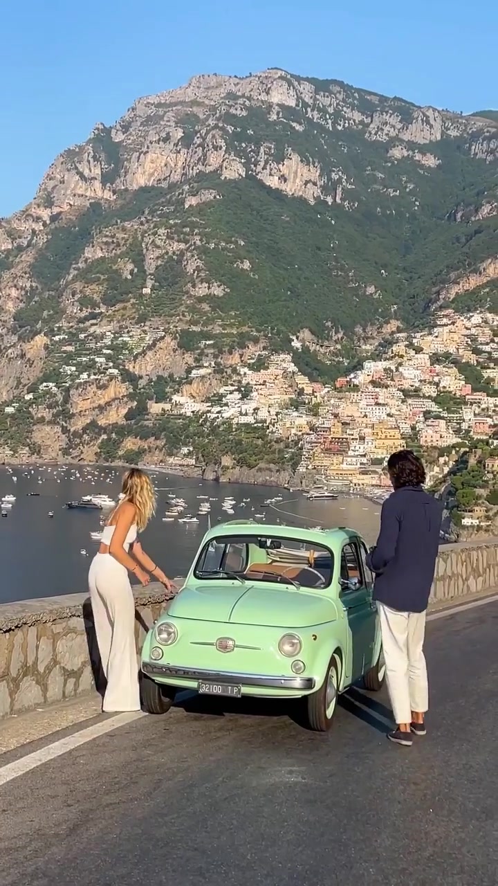 Positano Drive in Vintage Fiat 500