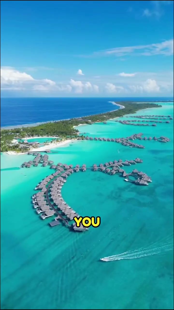 Bora Bora's Iconic Tropical Scenery