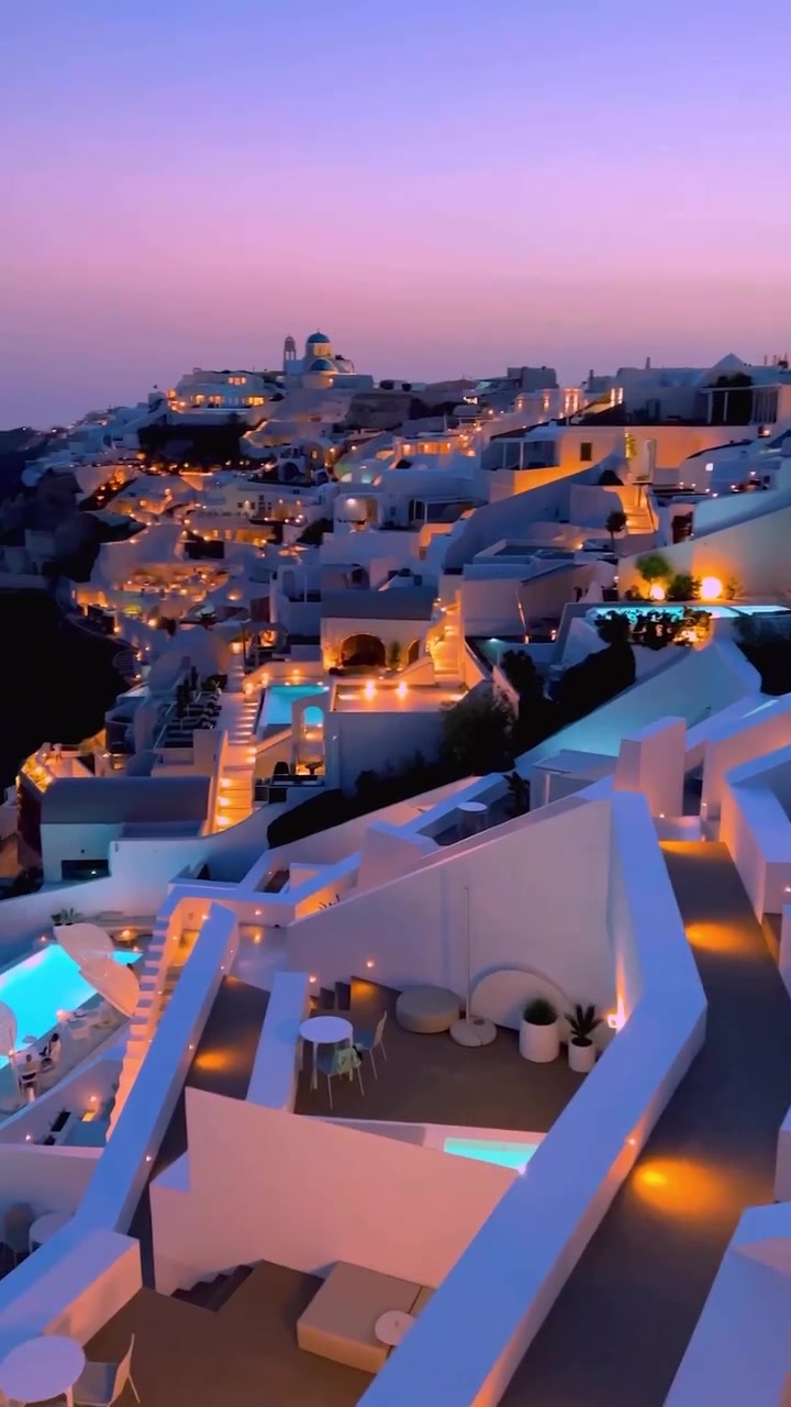 Santorini Sunset View: Iconic Greece at Dusk