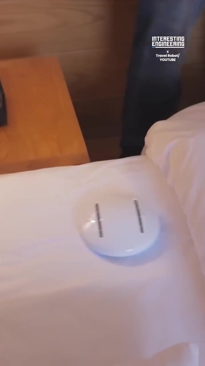 Travel Robot: Your New Bedroom Cleaning Solution