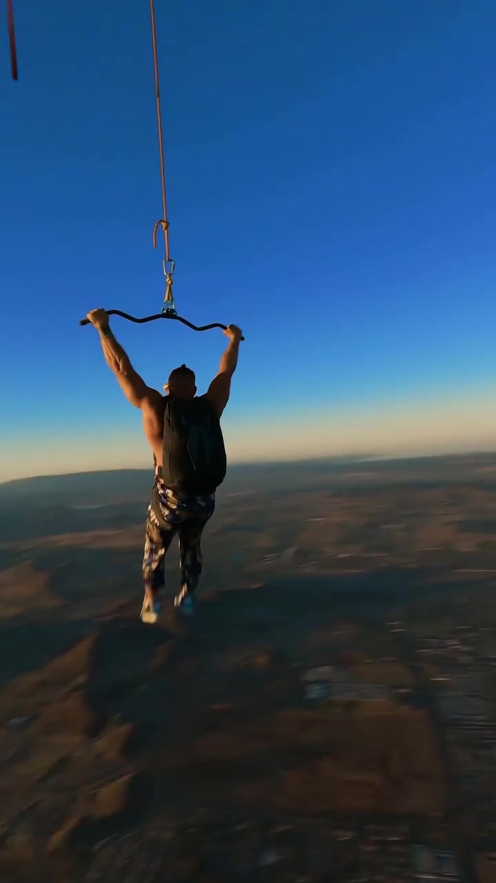 Hot Air Balloon Hanging: Extreme Adventure
