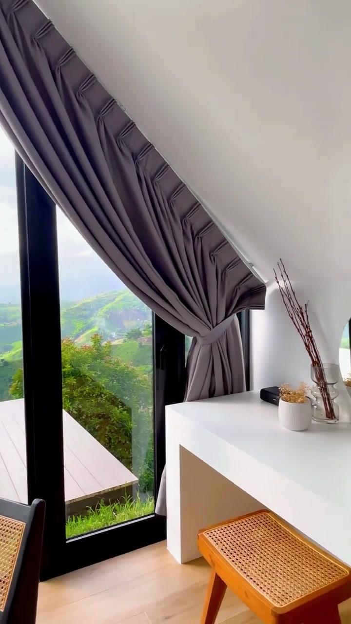 Modern Home View: Tranquil Villa or Resort Retreat