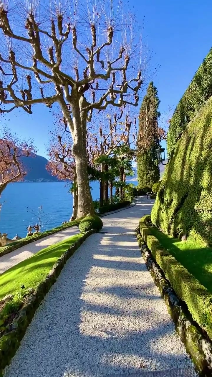 Lakeside Pathway in Lenno, Italy: Scenic Walk