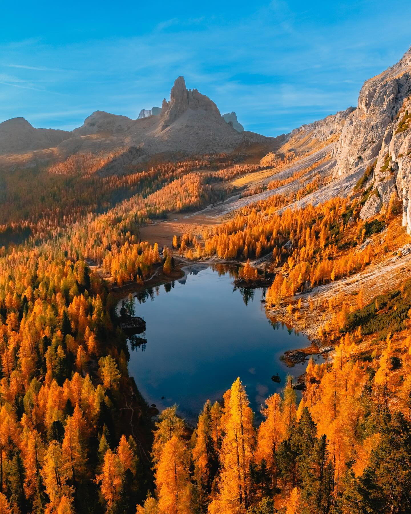 Autumn at Lago Federa: Davide Anzimanni's Mountain Views