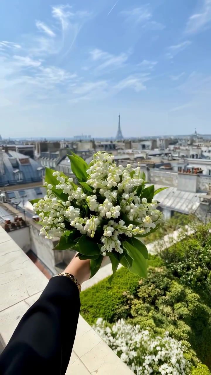 Parisian Flowers and Mandarin Oriental's Elegance
