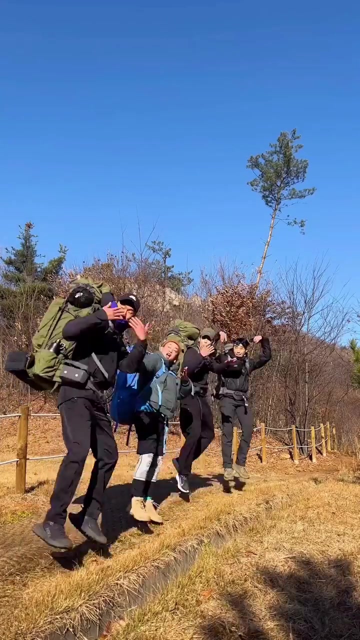 Hiking with Friends at Mt.