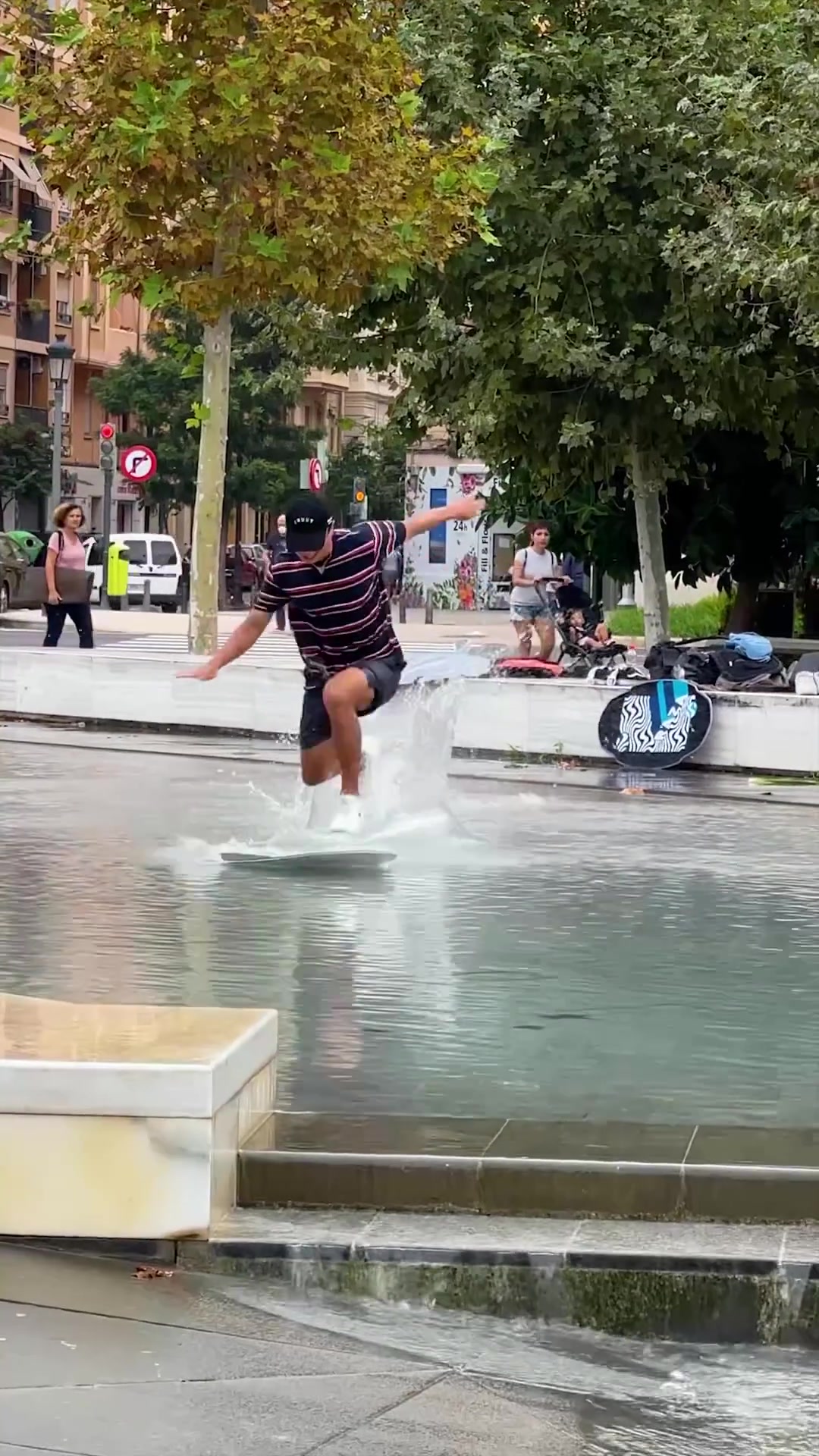 Adrienraza's Wave Pool Surfing Tricks in Valencia