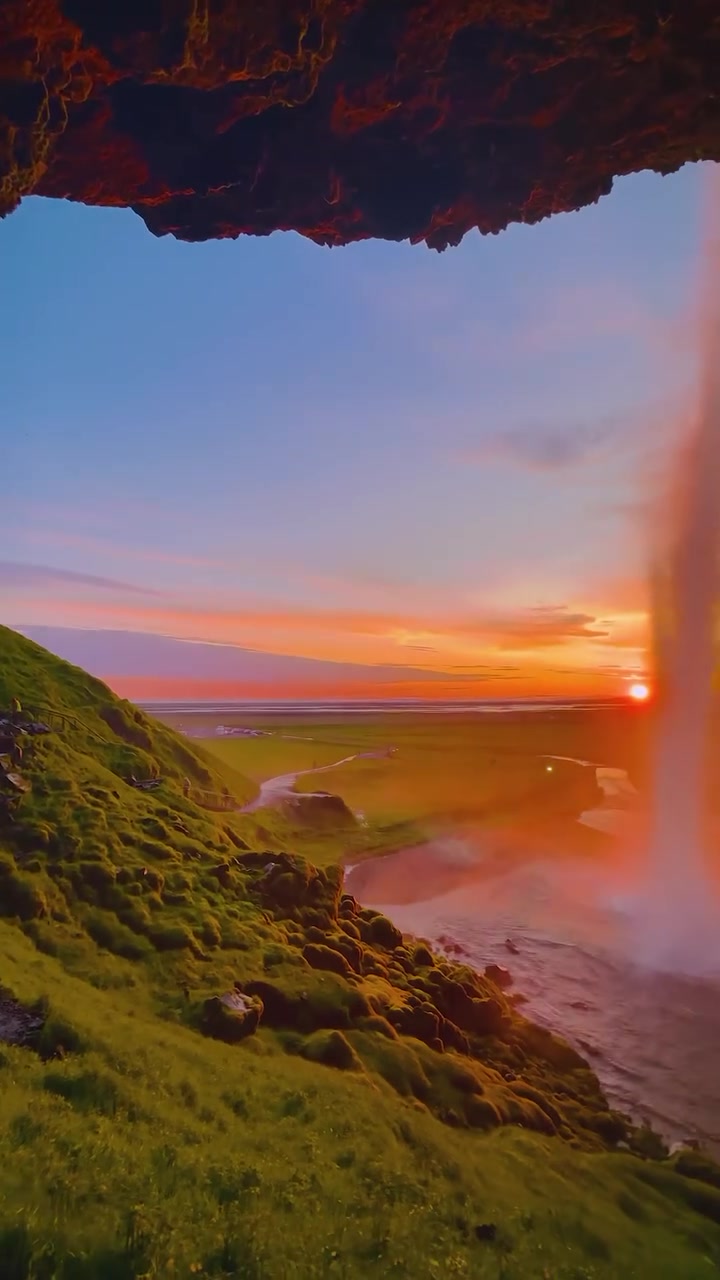 Seljalandsfoss Sunset: Iceland Waterfall View