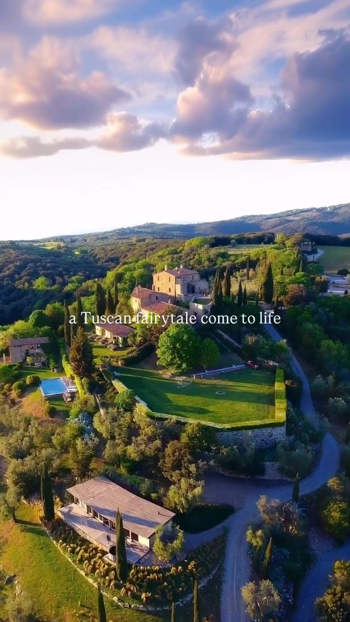 Discover the Magic of Tuscan Villas: Luxury Amidst Rolling Hills