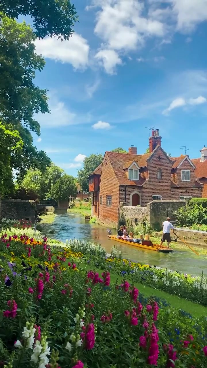 Kayaking Westgate Gardens: Canterbury's Scenic River