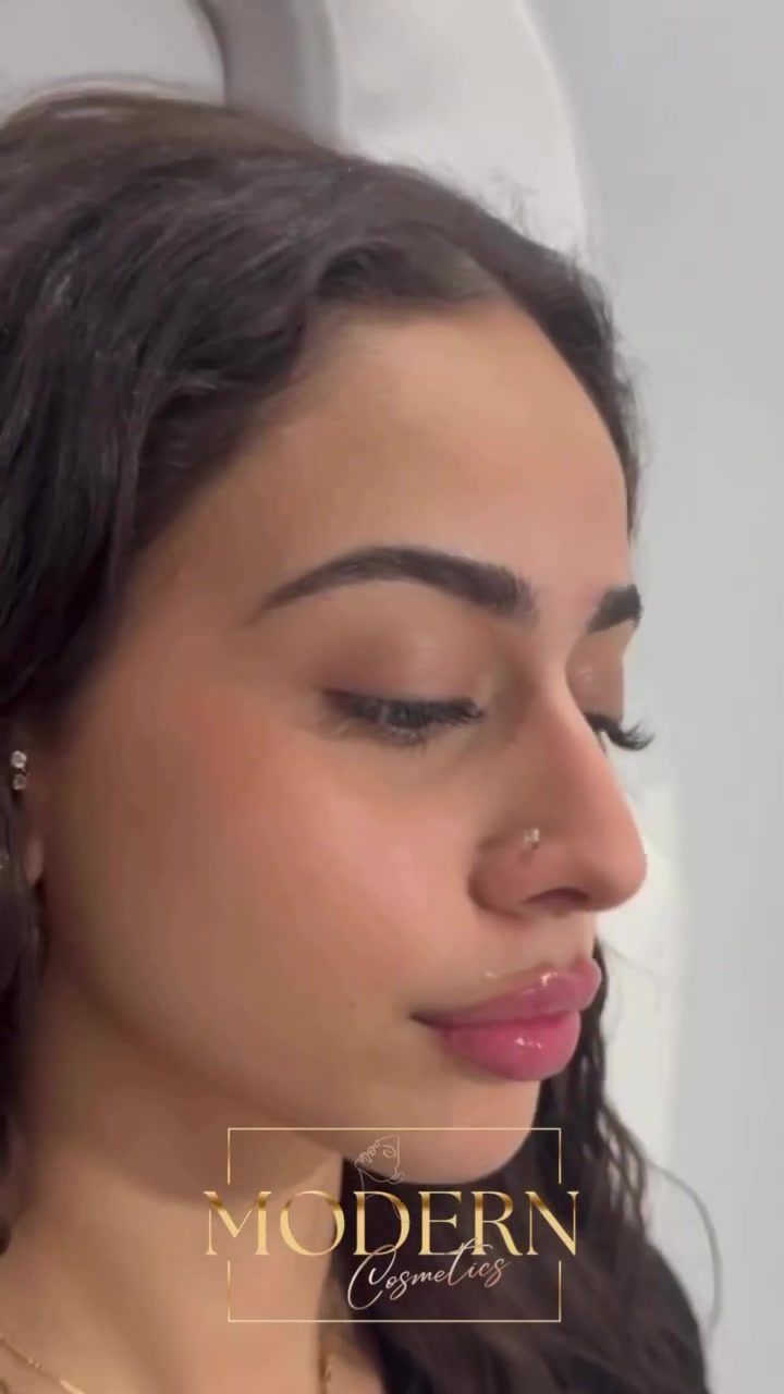Modern Cosmetics: Personalized Makeup Consultations