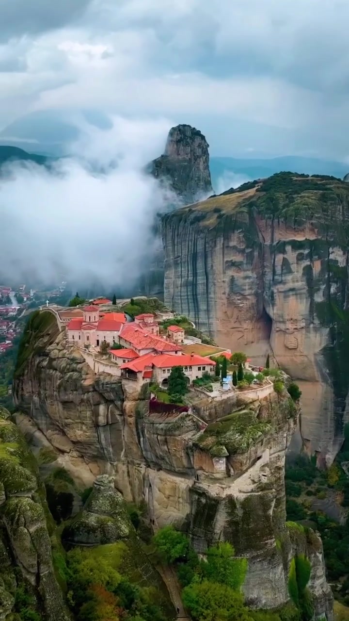 Meteora Monasteries: Greece's Sky-High Sanctuaries