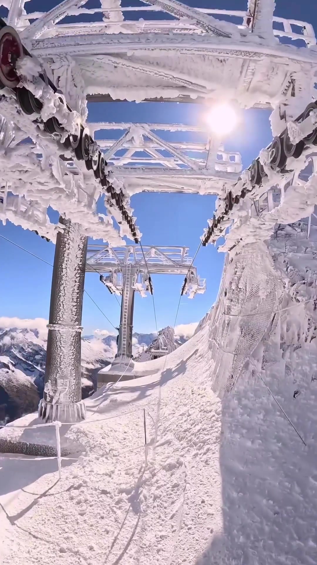 Alps Ski Resort: Scenic Views and Snowboarding