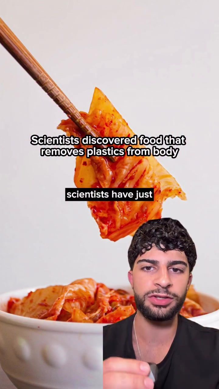 Kimchi: The Fermented Food That Helps Remove Microplastics