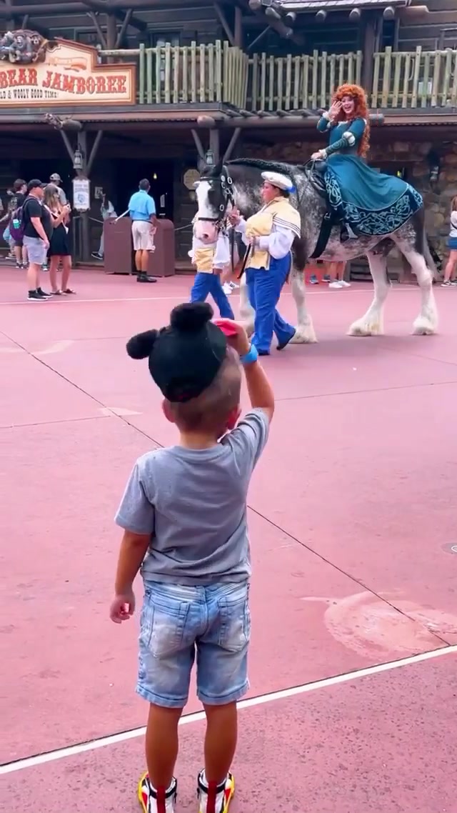 Disney Meet and Greet at Frontierland Magic Kingdom