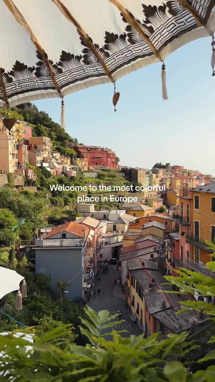Exploring the Vibrant Villages of Cinque Terre, Italy