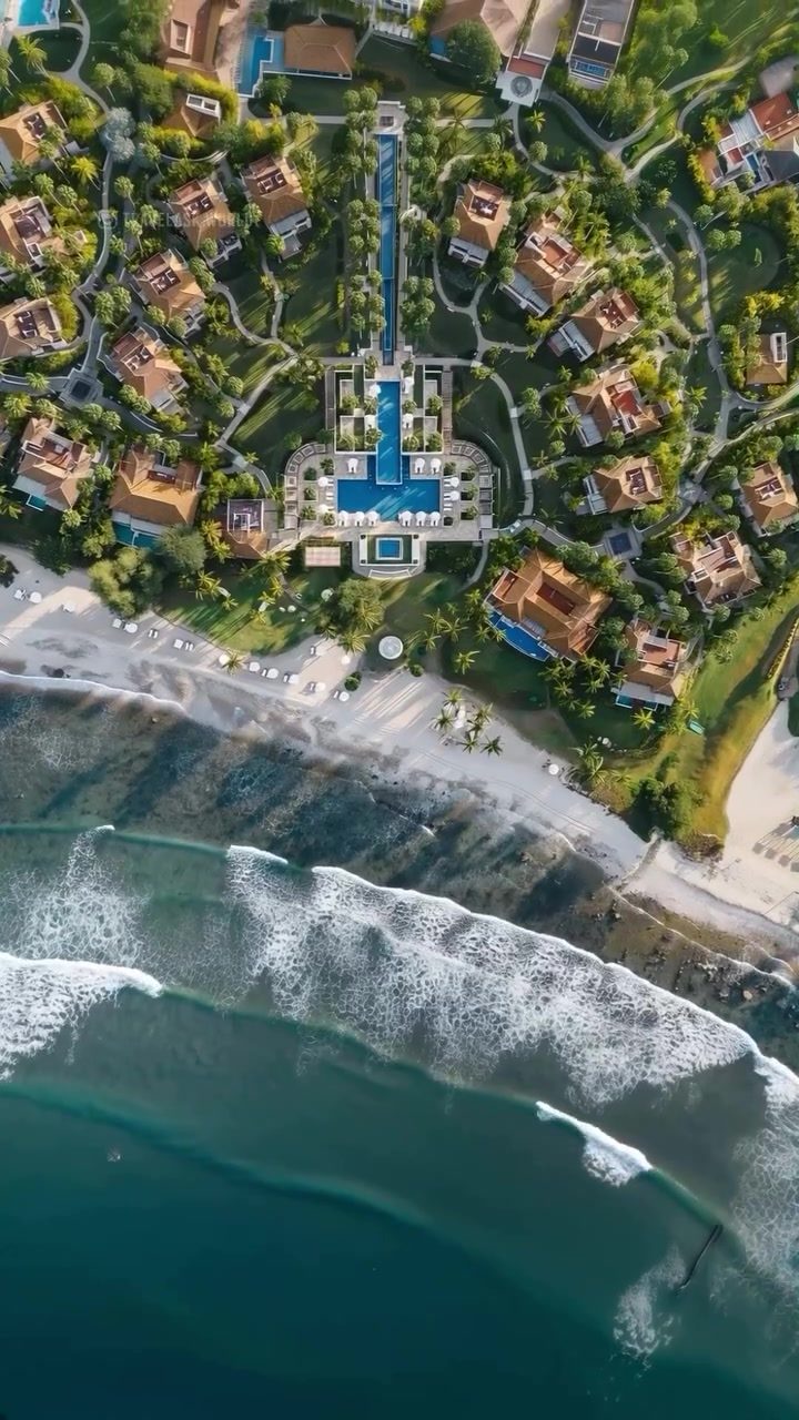 Discover the Elegant Luxury of Travelsk World’s Tropical Resort