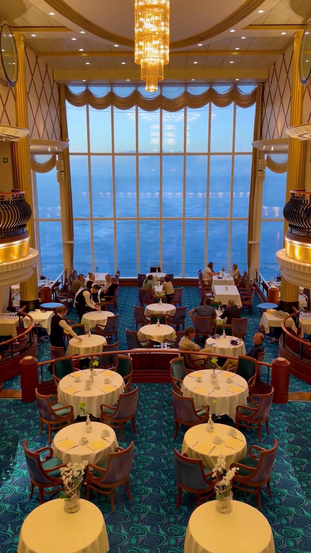 Cruise Ship Dining Room: Luxury at Sea