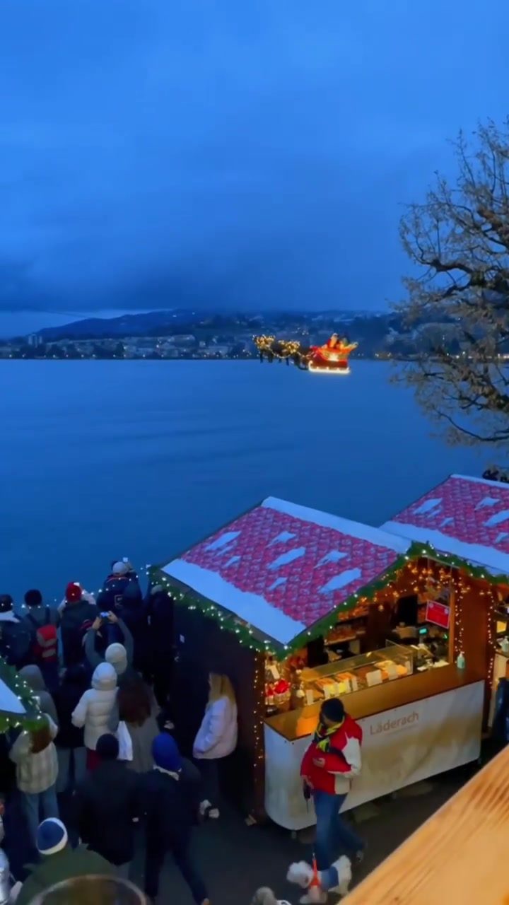 Christmas Markets by the Lake: A Festive Experience