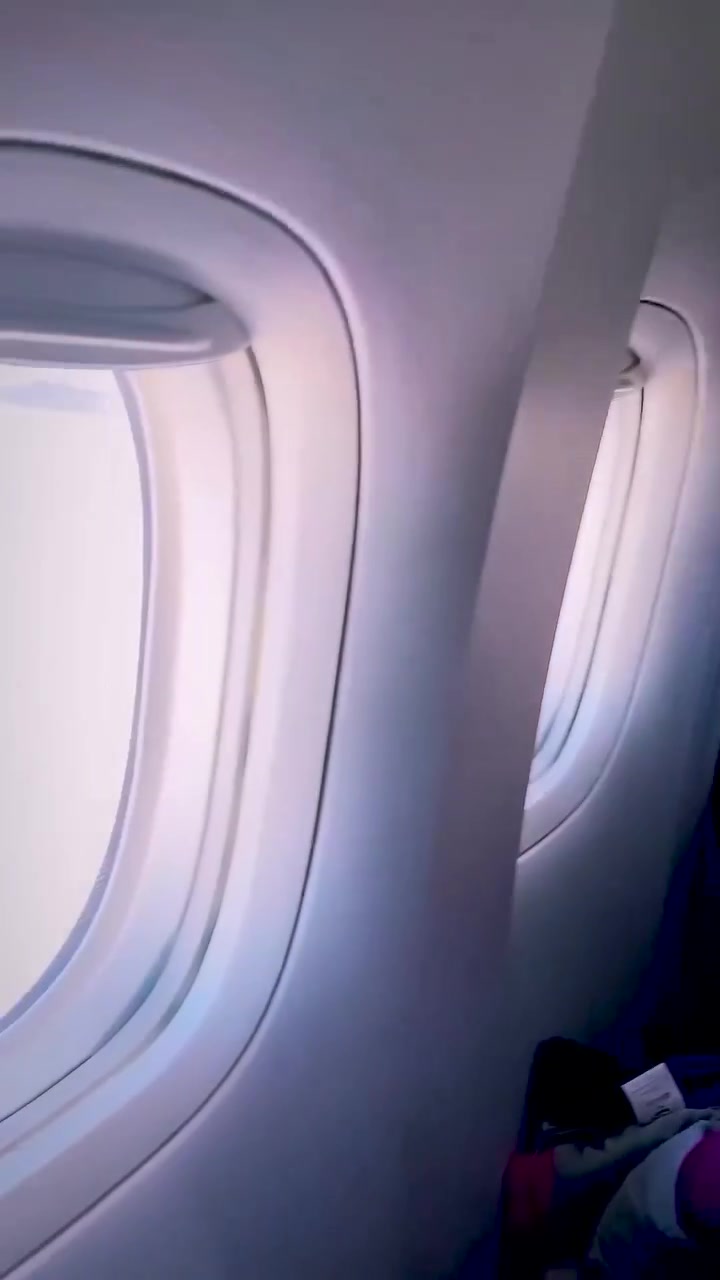 Airplane Window Views: Scenic Flight Highlights