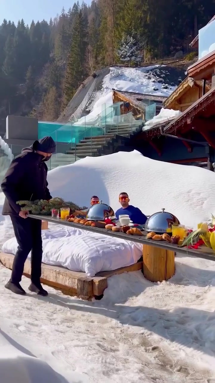 Luxury Breakfast in the Snow at Chalet Al Fass