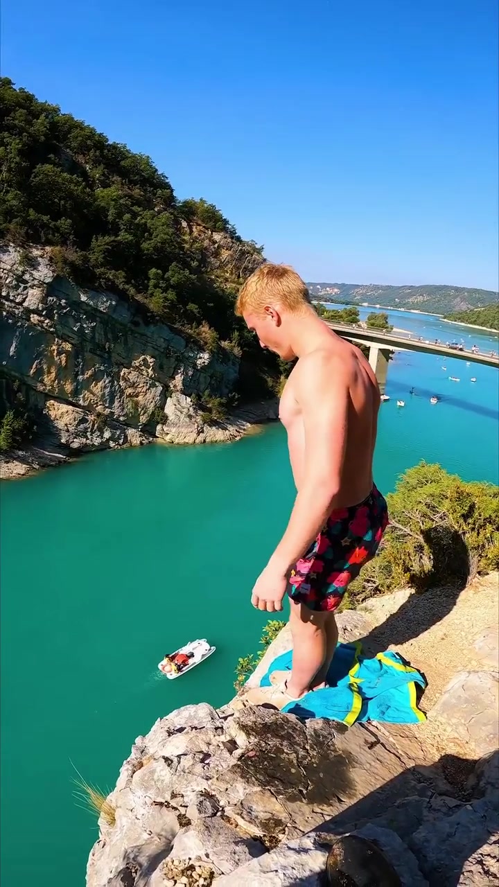 Cliff Jumping at Lake Sainte-Croix: Adrenaline Rush