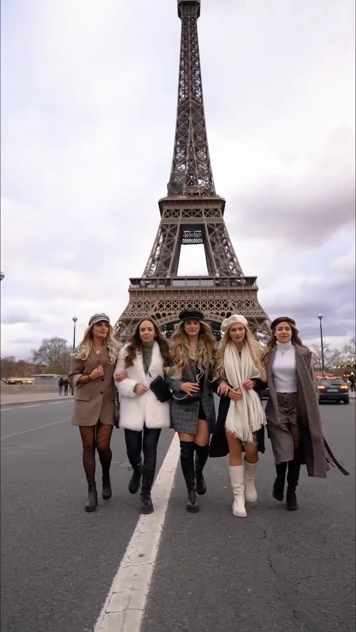 Paris Fashion: Friends' Day to Night Style in Paris