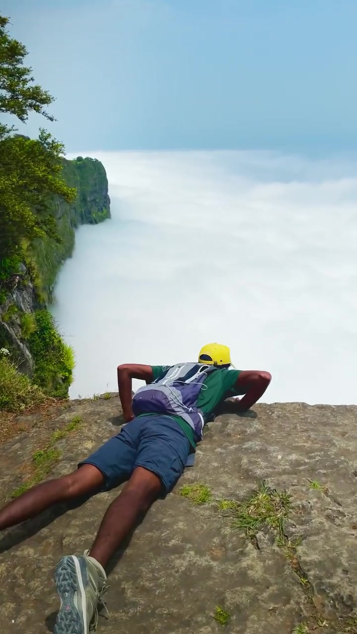 Mountaintop View: Sea of Clouds and Adventure
