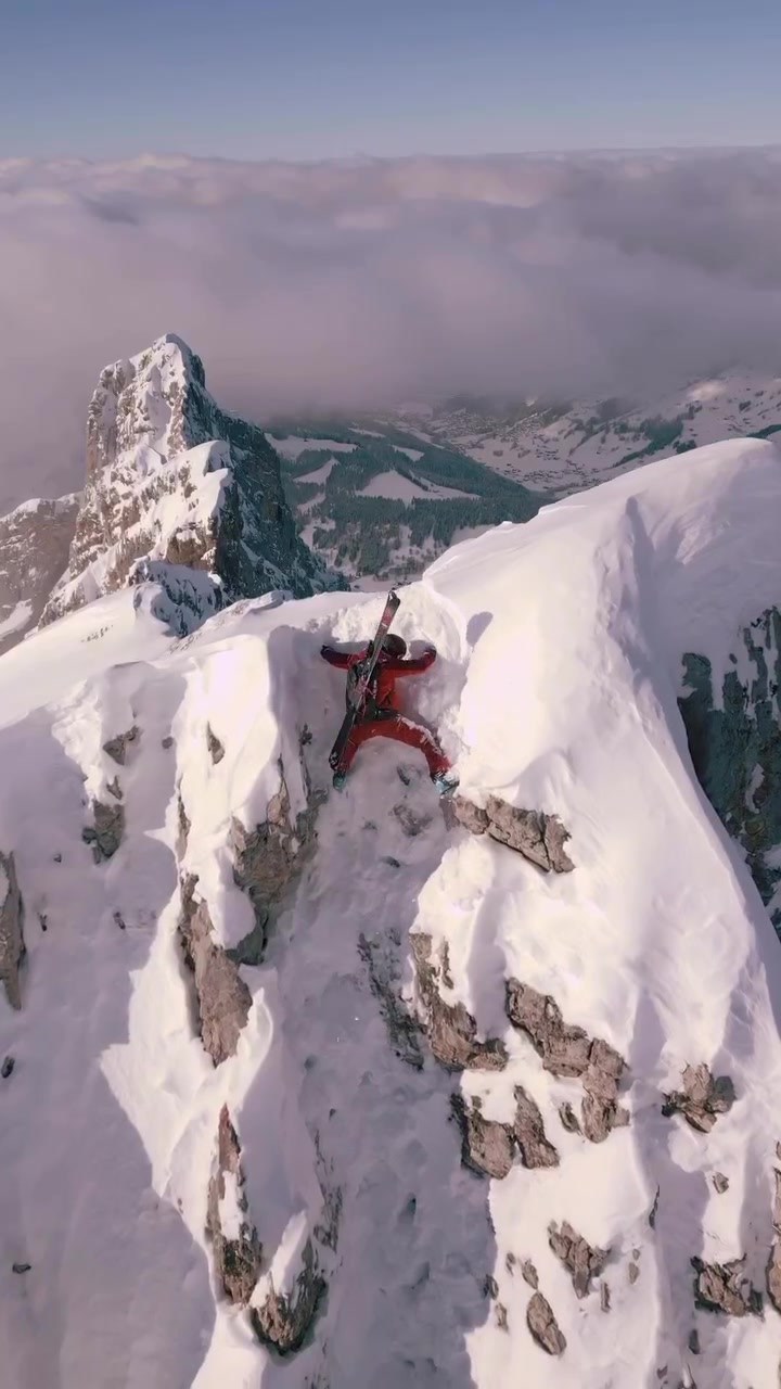 Extreme Skiing in La Clusaz: Antoine Mesnage and Christophe Dumarest