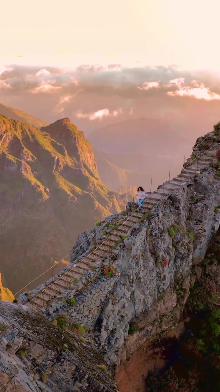 Mountain Staircase Hike: Epic Scenery and Adventure