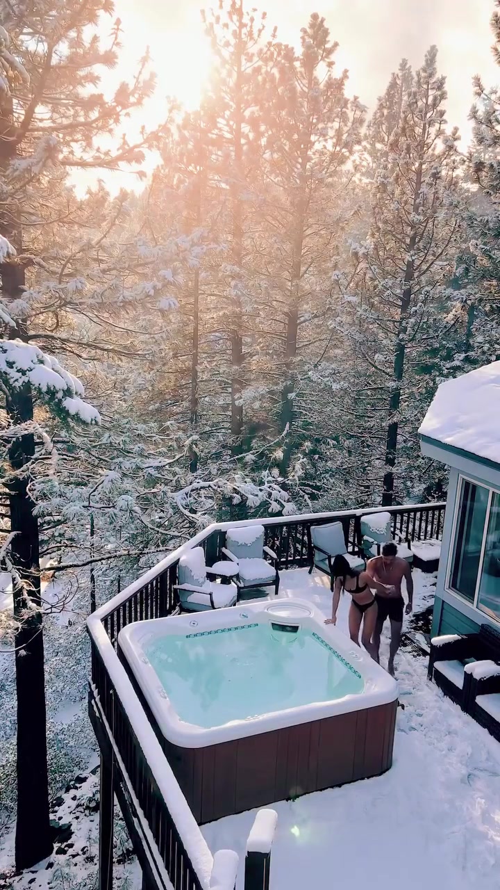 Lake Tahoe Hot Tub Getaway in Winter