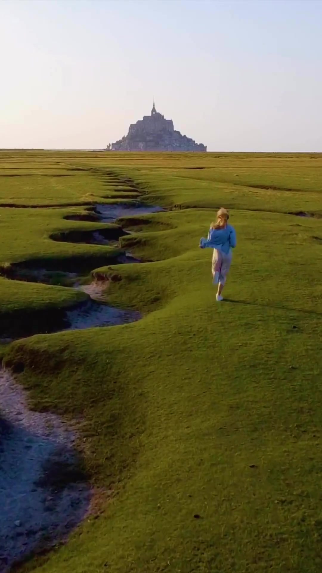 Mont Saint-Michel Running Trail: Scenic Landscape