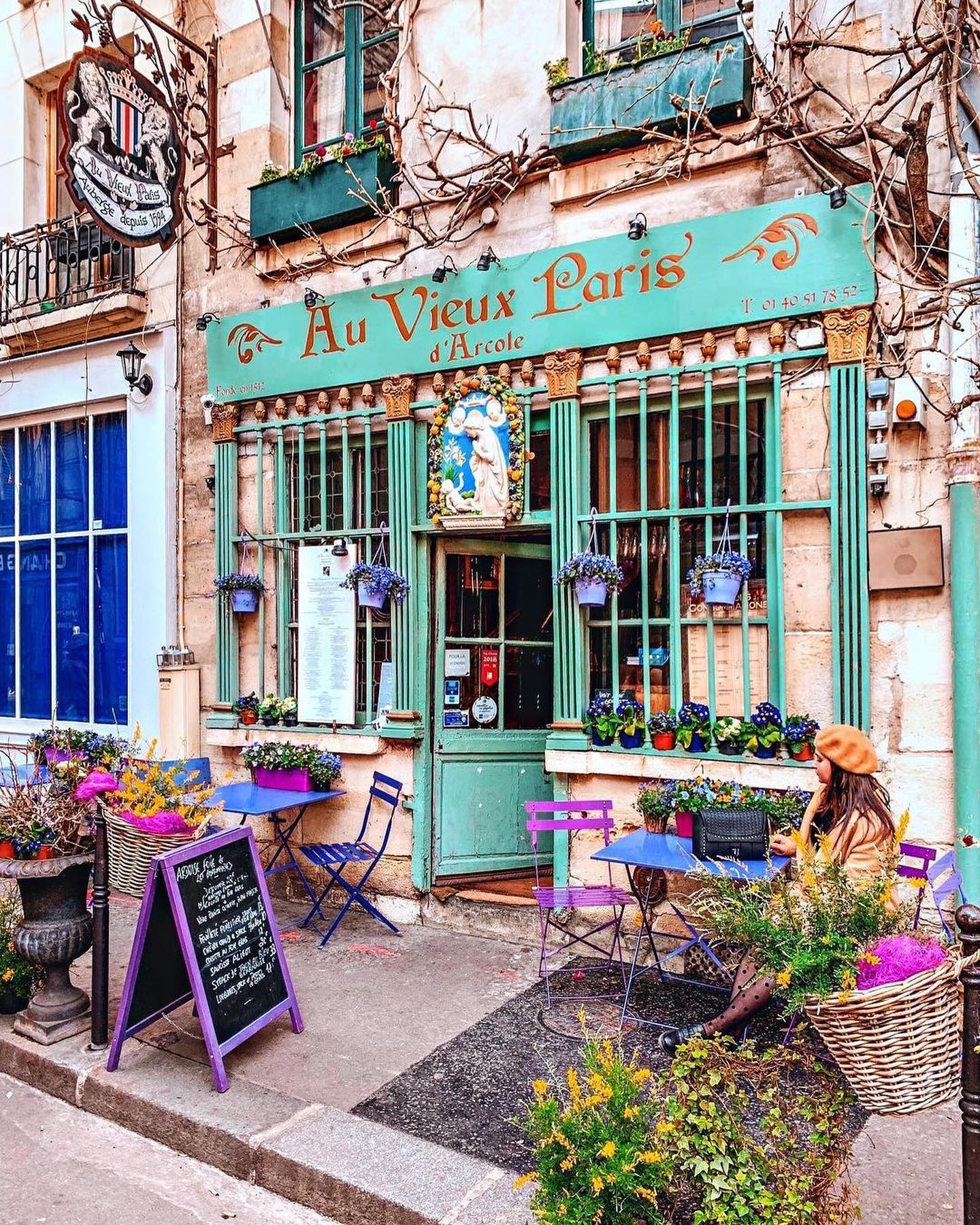Paris Cafes to Visit: Top Recommendations
