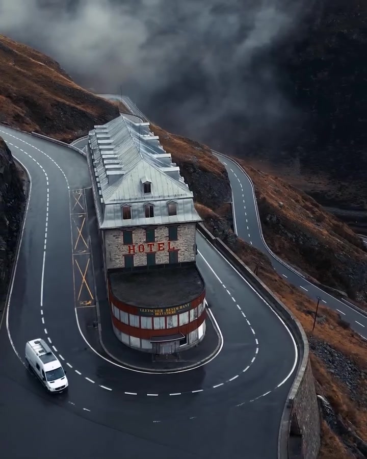 Hotel Belvedere Rhonegletscher: Mountain Views