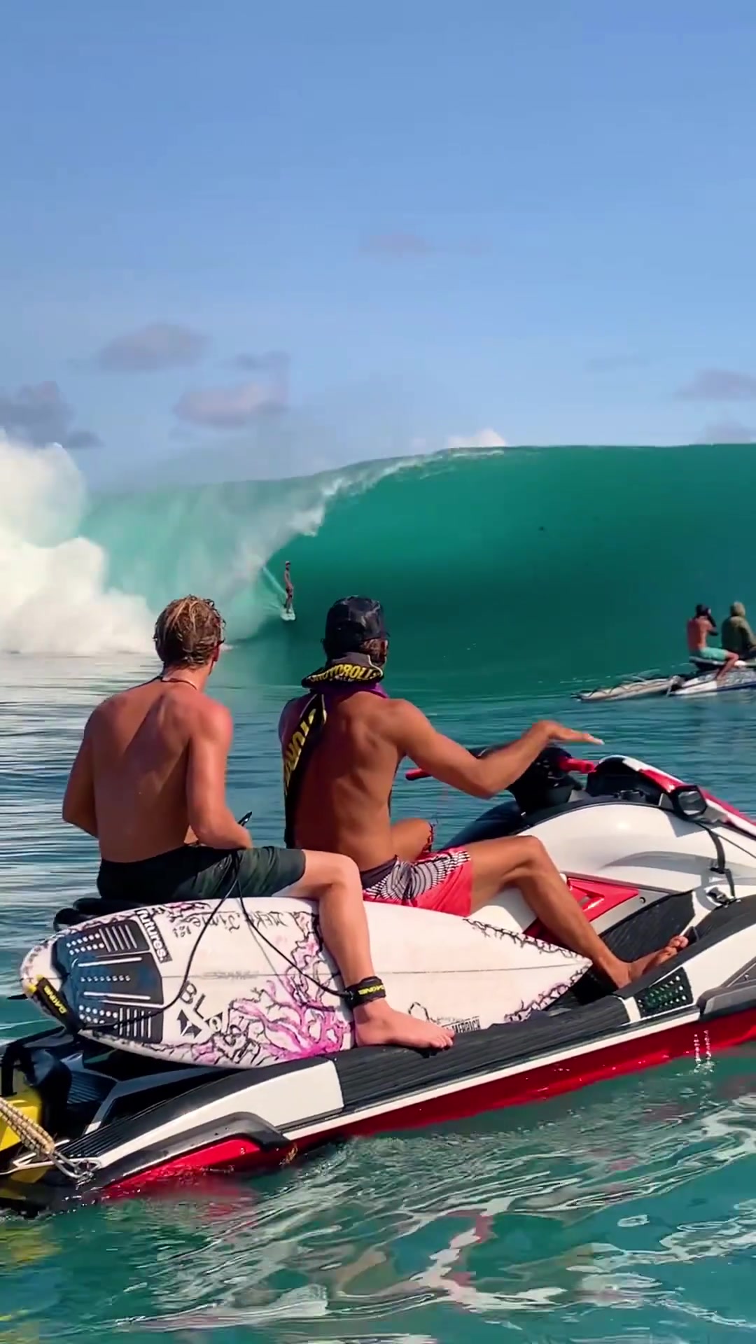 Surfing Teahupoʻo: Jet Ski Tow-In Waves