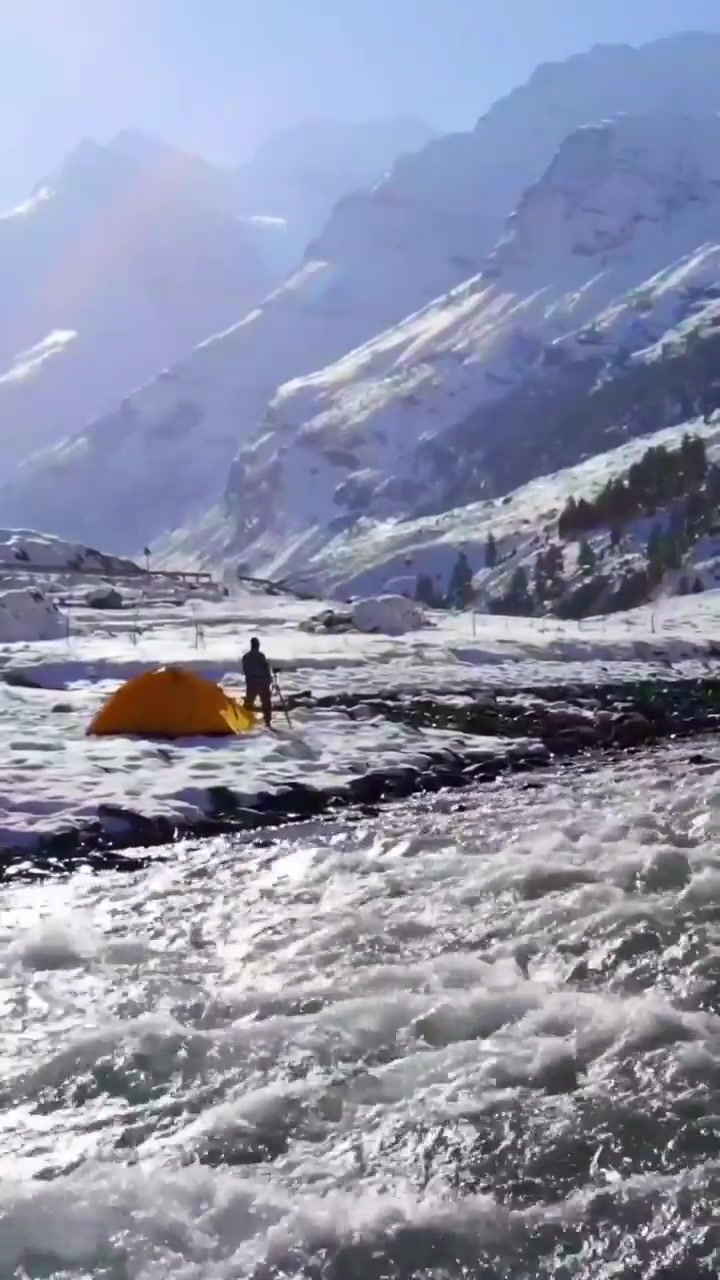Mountain Camping in a Riverbed: Unique Adventure