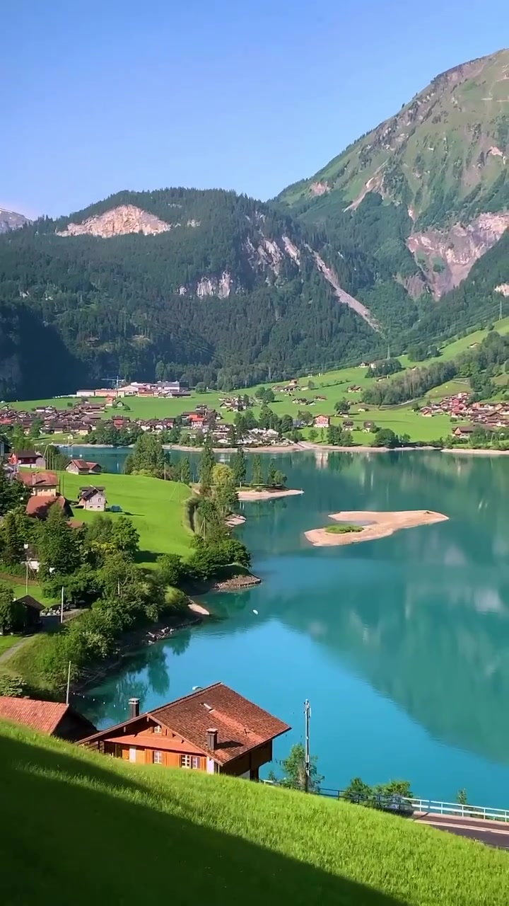 Switzerland's Scenic Mountain Village: Lungern's Beauty